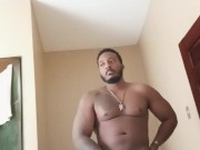 Vergon moreno latino dotado caliente en casa