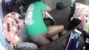 DILF DADDY CAUGHT JERKING ON CAM!!!