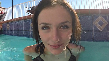 Mike Hunt Sniffs Rosalyn Sphinx Juicy Wet Pussy