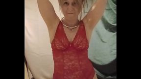 2025 12 02 Esclave F en body rouge