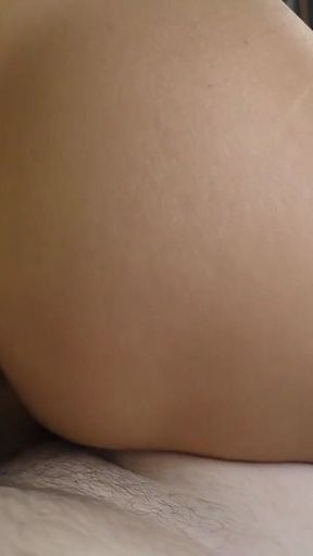 Sexy MILF Vickie in Passionate Amateur Sex Porn