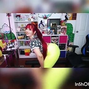 Sexy Windygirk Shaking Her Ass