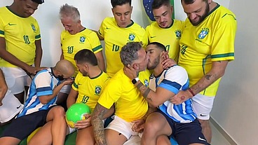 Brasileiros fuderam os argentinos numa suruba deliciosa
