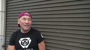 soumis prend deux grosses bites en double