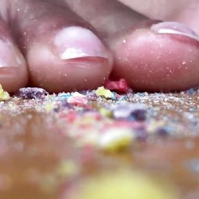 Ebony Giantess Crushes Fruit Loops with Her Bare Feet