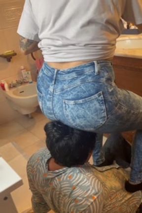 Using my human chair in jeans - Fullweight facesitting