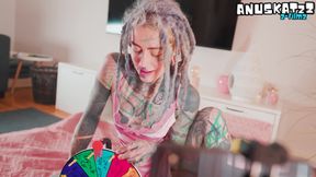 Tattooed WEBCAM model gets interrupted and fucked during show
