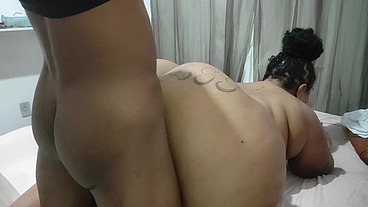Acordei Com Essa Safada me Mamando Gostoso.
