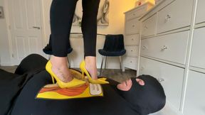 Jenna's Yellow Daggers of Discomfort