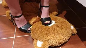 Unaware Giantess Using Teddy as a Bath Rug 2 WMV