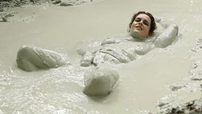 Jessica - Mud is Fun!