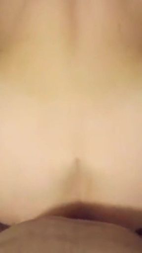 MILF Blanca Culona Le Encanta Que La Empotren a 4 Patas Y Se Corran Un Su Culo