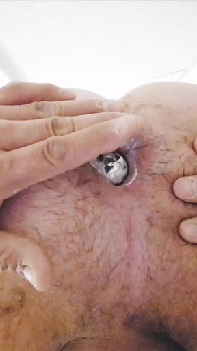 my virgin anus is very narrow, I couldn&#039;t insert the plug, can someone help me open it more?