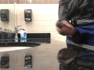 BBC JERKOFF SPUNK FOUNTAIN IN PUBLIC BATHS