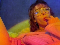 Hot Teen Chloe Toy Masturbates to Orgasm with her Wand