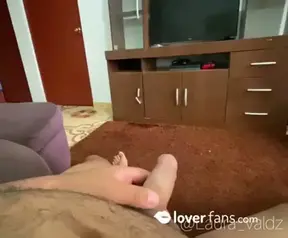 Y es así como me reciben en mi casa 😈 una rica chupada y una rica cogida Like para este rico video ❤️