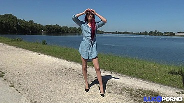 Carlie, belle coquine, veut de la sodomie avant tout