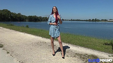 Carlie, belle coquine, veut de la sodomie avant tout