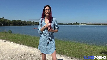 Carlie, belle coquine, veut de la sodomie avant tout