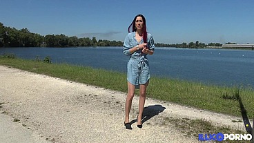 Carlie, belle coquine, veut de la sodomie avant tout