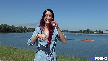 Carlie, belle coquine, veut de la sodomie avant tout