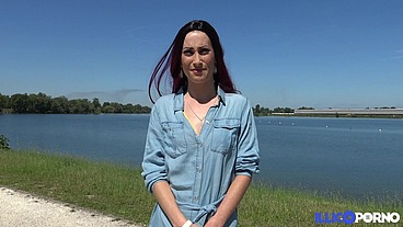 Carlie, belle coquine, veut de la sodomie avant tout