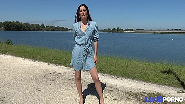 Carlie, belle coquine, veut de la sodomie avant tout