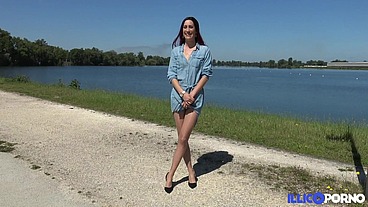 Carlie, belle coquine, veut de la sodomie avant tout