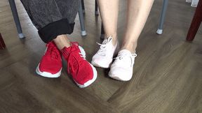 toe wiggling in colored sneakers 2TW