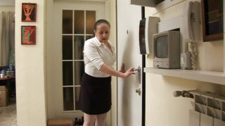 Alice Cortesi mặc quần tất với bộ ngực khủng bị hiếp dâm dã man và vùng kín đầy lông bị trêu chọc.