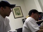 Troia rossa e arrapata sveglia il marito per scoparle la figa