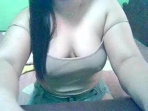 From slow to wild: Juicyjuliexxx rocks wet, fantasy, and energy.