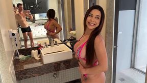 conversa espotanea com minha melhor amiga virou um boquete que virou um sexo delicioso na piscina