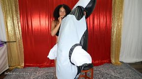 Emmy Inflates a Whale by Mouth HD (1920x1080)