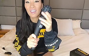 Asa Akira: Pornhub Toys Unboxing!
