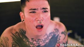 Ruito Hamasaki fists Yoshi Kawasaki underwater till his rosebud blooms