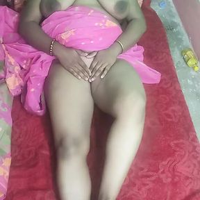 Desi Sruti bhabi sharee uthale chut ka pani pilaya