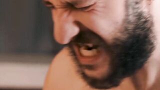 MAXIMUM EXPOSURE BIG DICK ALERT! Alex Montenegro sagt öffentlich Sexjahr BETT mangelt nicht...