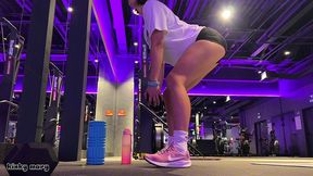 forbidden gym bathroom ritual - yellow piss & climax