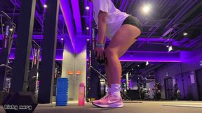forbidden gym bathroom ritual - yellow piss & climax