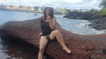 Curvy Lady Dresses up in Sexy Clothes, Masturbates on the Beach and Photoshoot