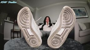 Chicana 's STINKY SNEAKERS and SOCK tease! - MOV