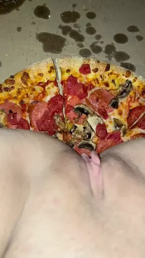 Sexy Saudi Amateur Wows with Kinky Masturbation & Dripping Pink Pussy