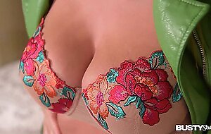 Busty seduction by curvy czech lucy li's erotic pussy play with a dildo