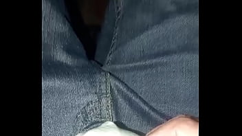 Pantalones orinados con pa&ntilde_al de tela completa mente empapado y mojado con olor a amoniaco y m&uacute_ltiples orgasmos