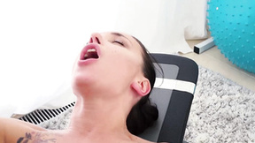 Hot Mary Frost & Mia Richi love snatch eating 3some