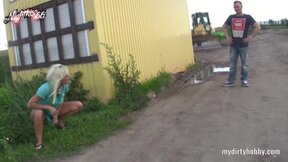 German amateur STEPMOM fucking at construction area