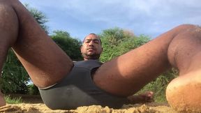 082 the big black has a nice body ins t guys?