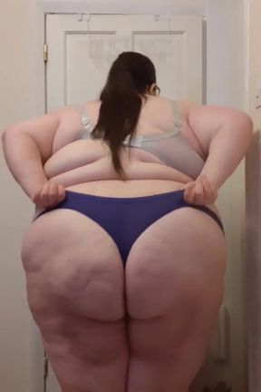 SSBBW BBW thongs and leather leggings try on