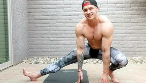 Jonny Pitt Milk Himself Raw While Bulging Biceps Pop — GayHoopla 18+